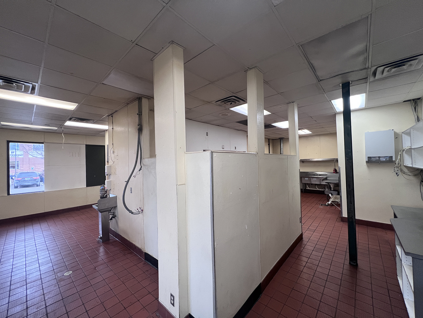 821_mountain_kitchen_angle