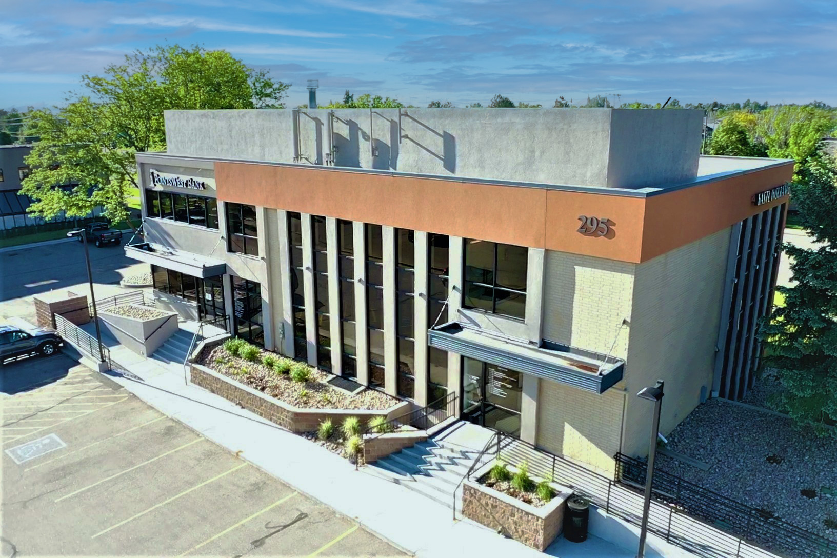 295_29th_st._brochure_main_2024