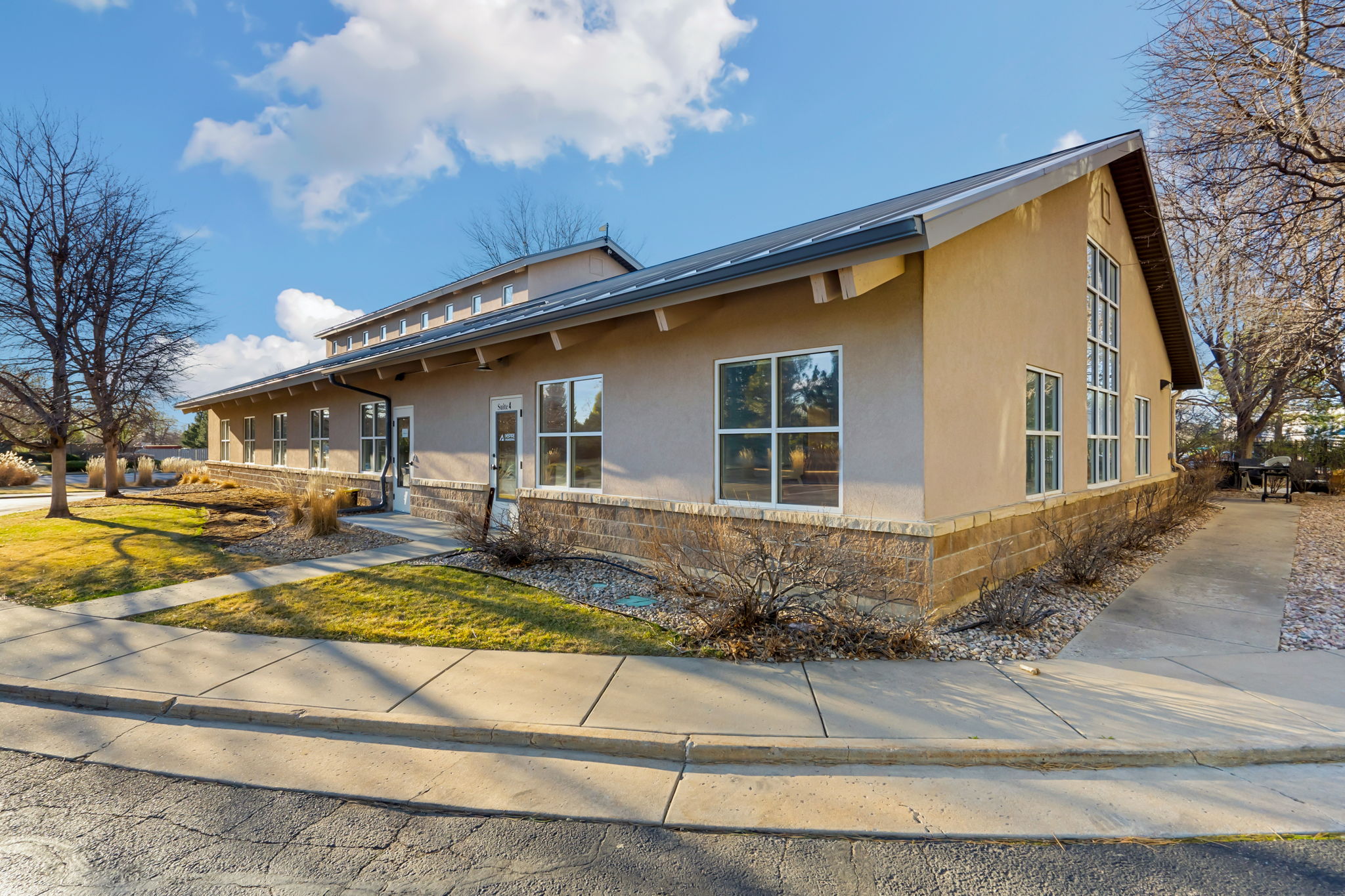 2-web-or-mls-4803_innovation_dr_unit_4_02