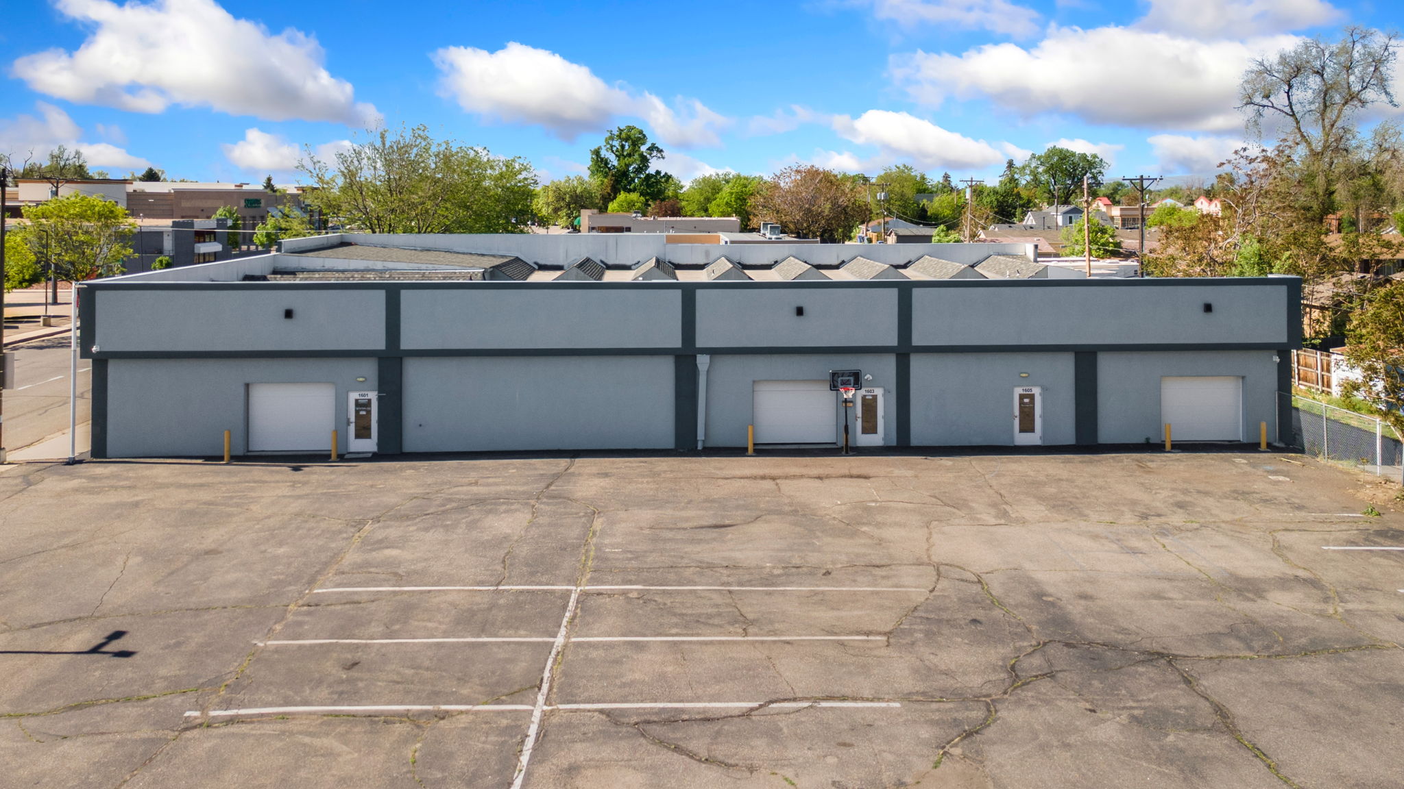 13-web-or-mls-1601_n_lincoln_ave_13