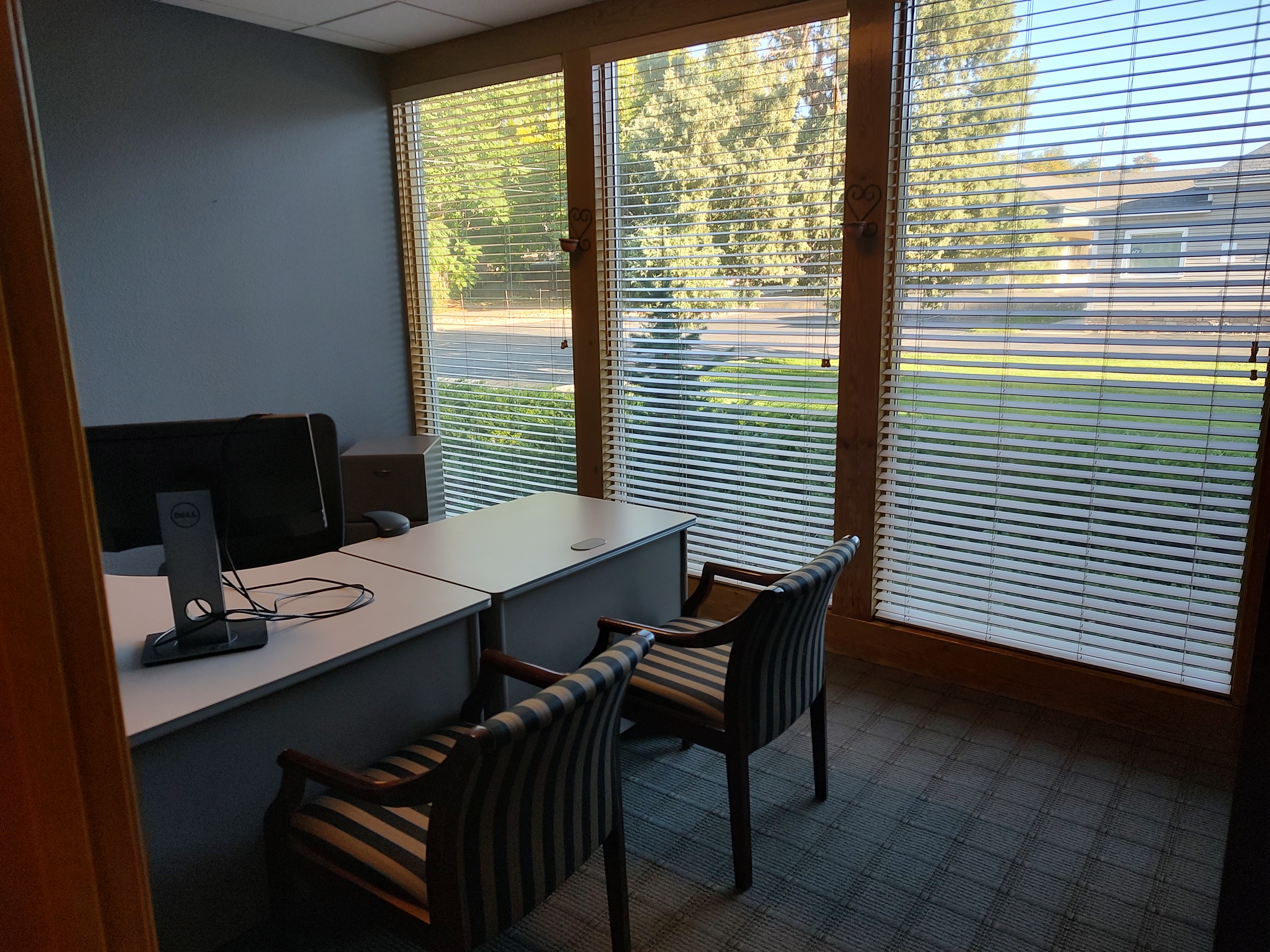 1073_n_lincoln_-_office1
