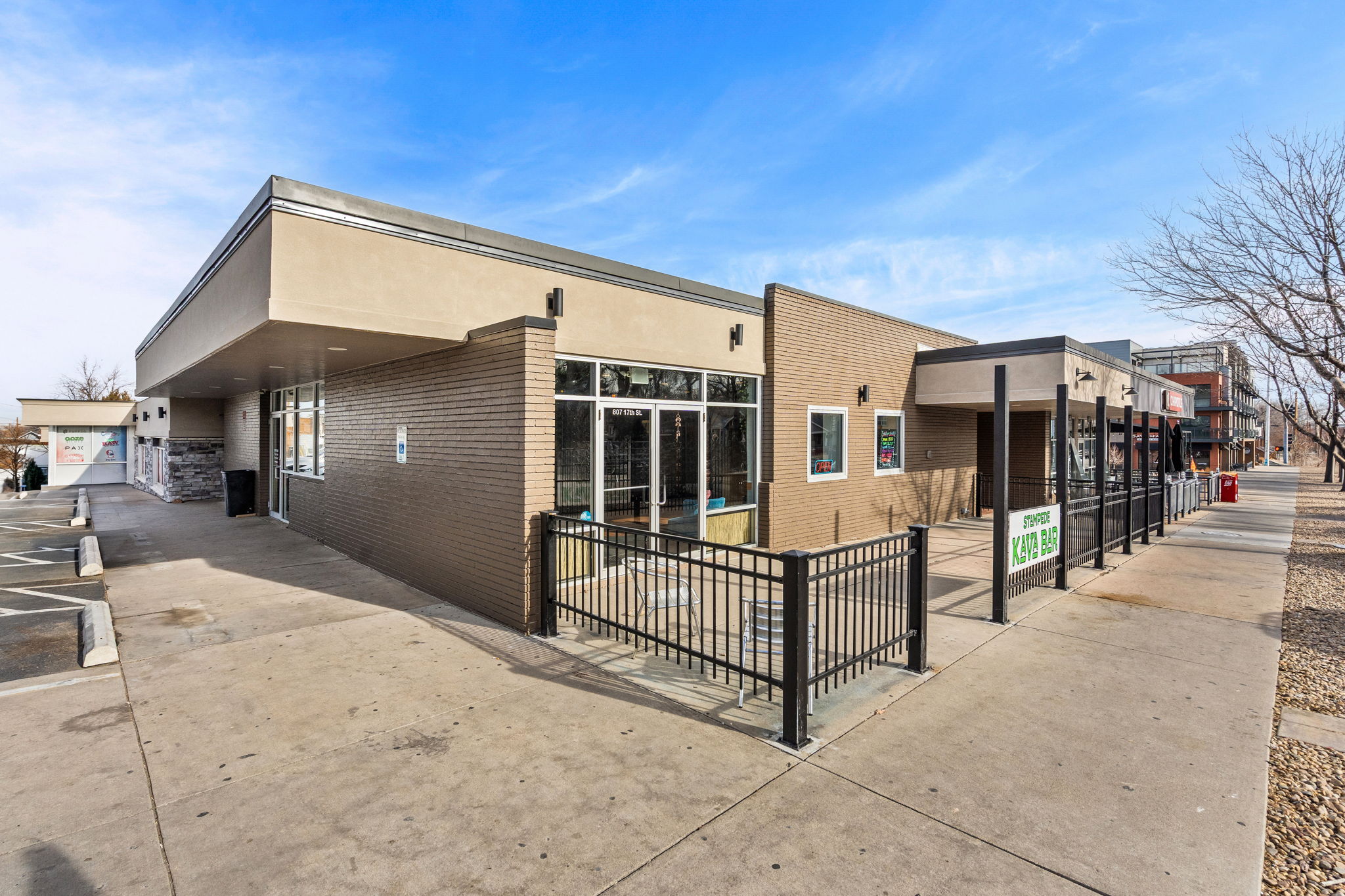 2-web-or-mls-807_17th_st__2