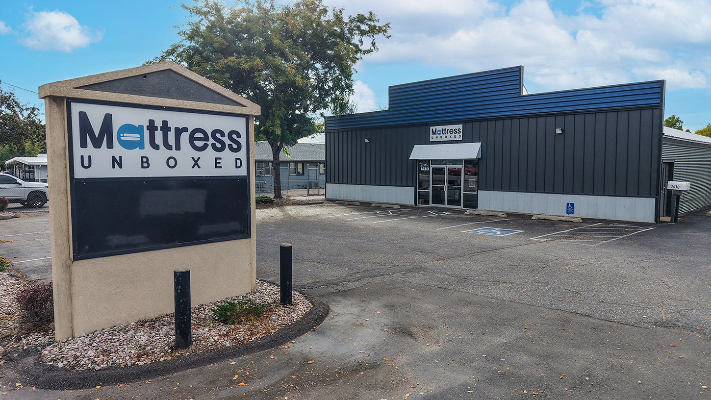 1410_e_eisenhower_front_and_sign